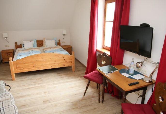 Zimmer 3 mit Weiherblick