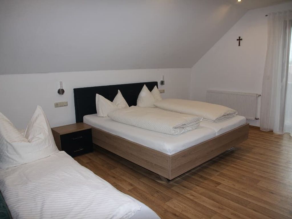 Dreibettzimmer 1