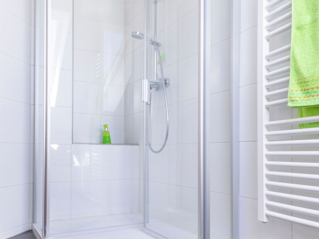 Dusche im Bad