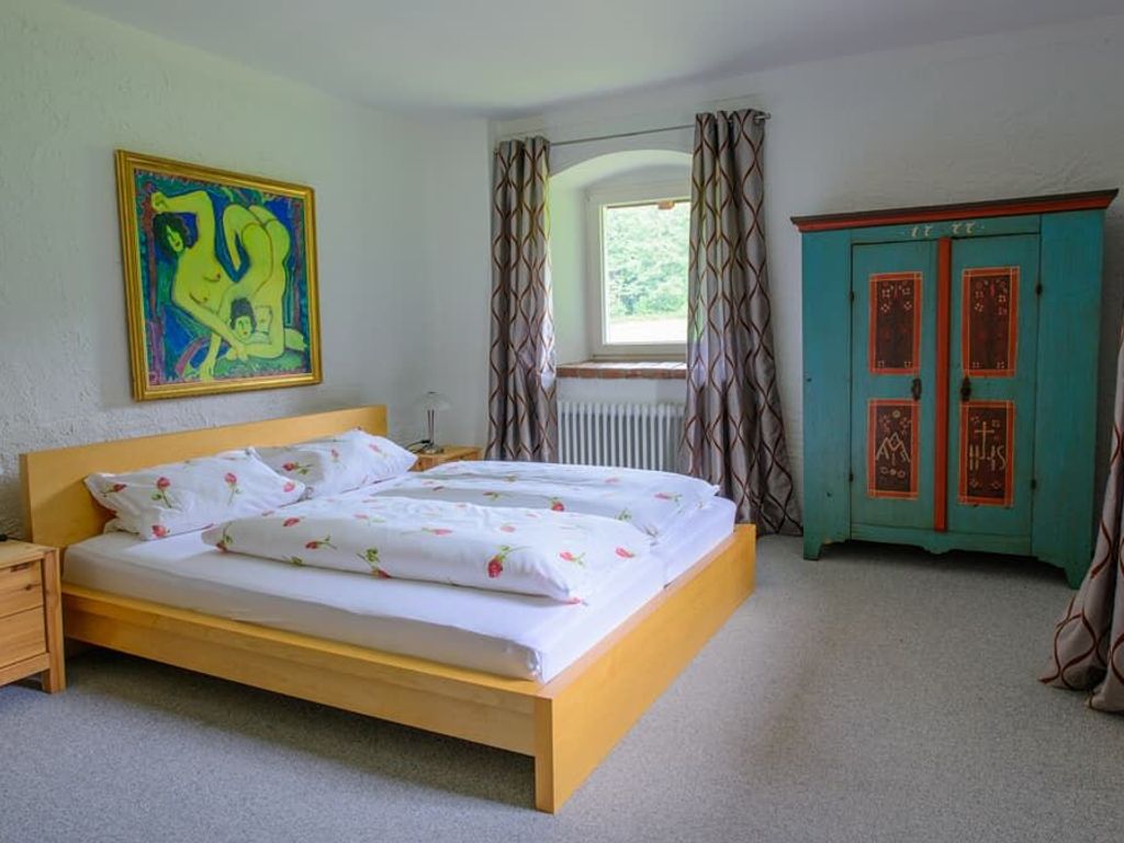 Schlafzimmer 1