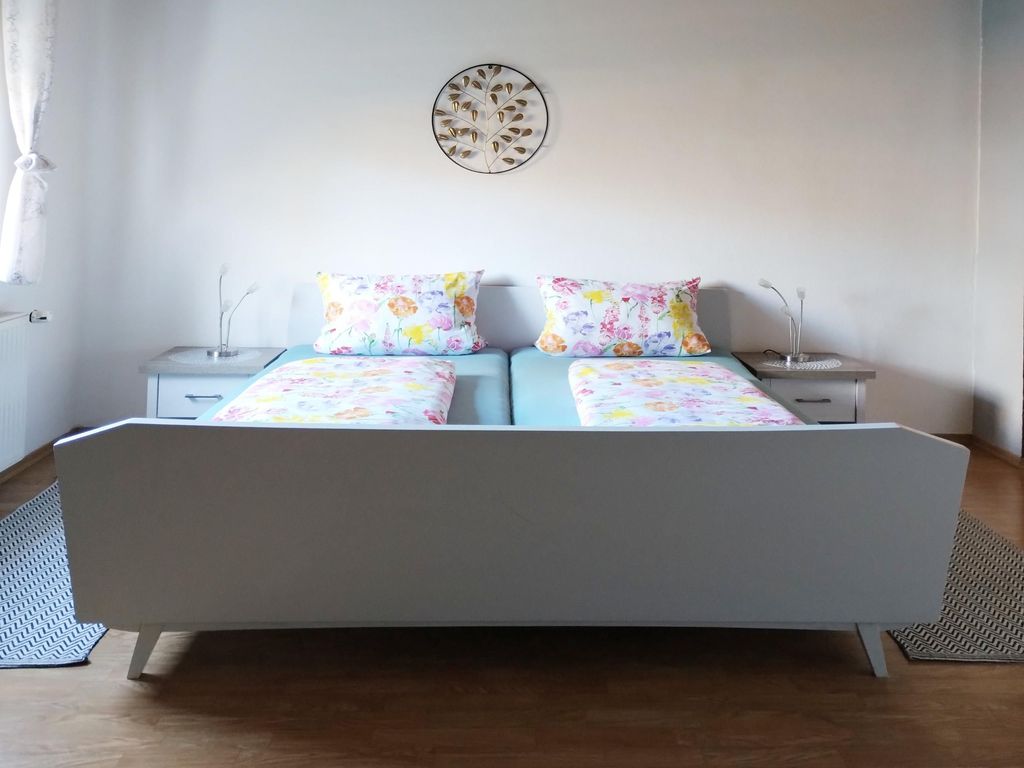 Schlafzimmer 2