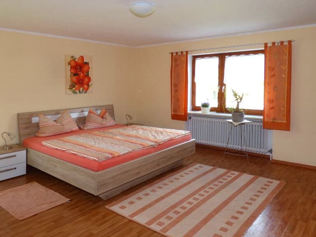 bierl-ferienwohnung-gleissenberg-schlafzimmer-doppelbett