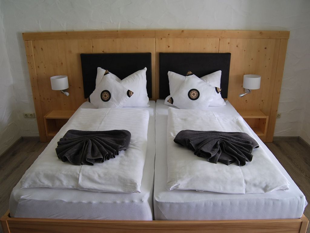 E9 Bett