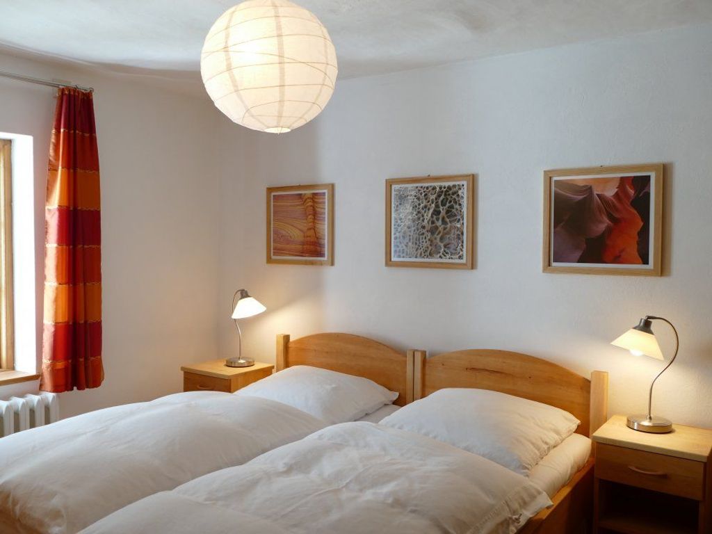 Schlafzimmer 1
