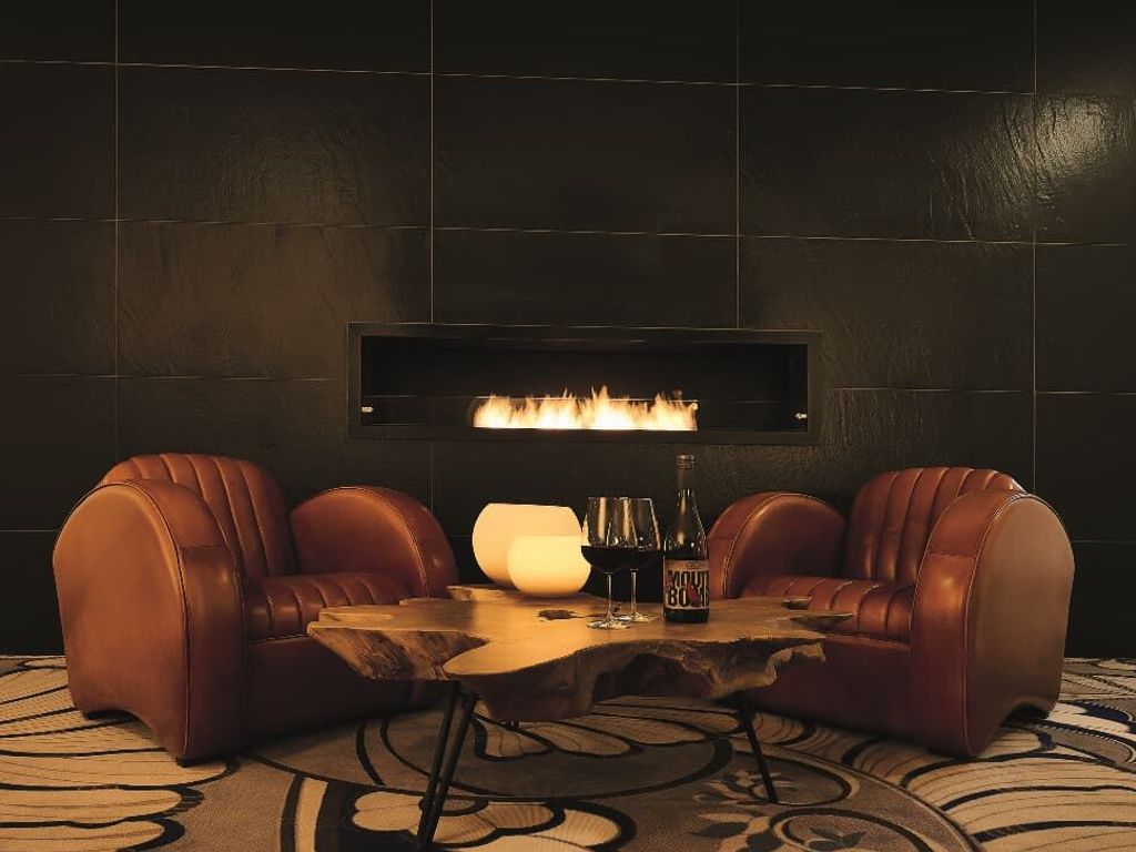 Kamin Lobby.jpg.jpg