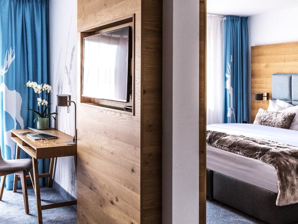 Suite bed Room.jpg
