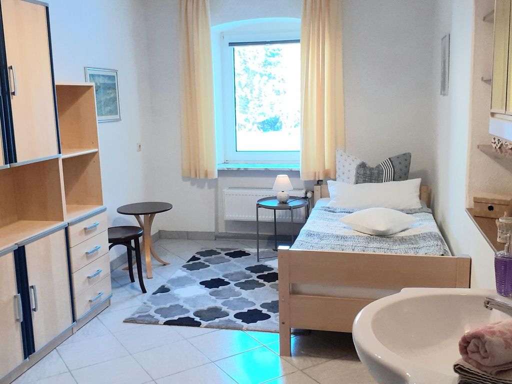 Schlafzimmer 2