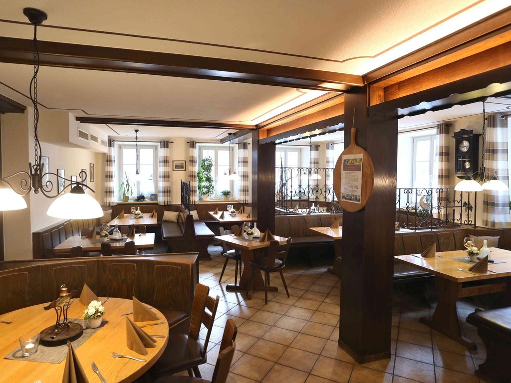 Gasthof Hotel Weinbau Zum Goldenen Ochsen
