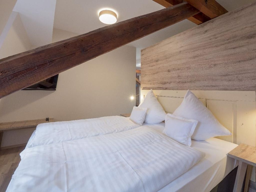 Weinbar und Hotel "Fahr Away"