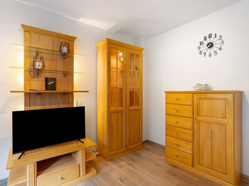 Photo, INSIDE, OUTSIDE