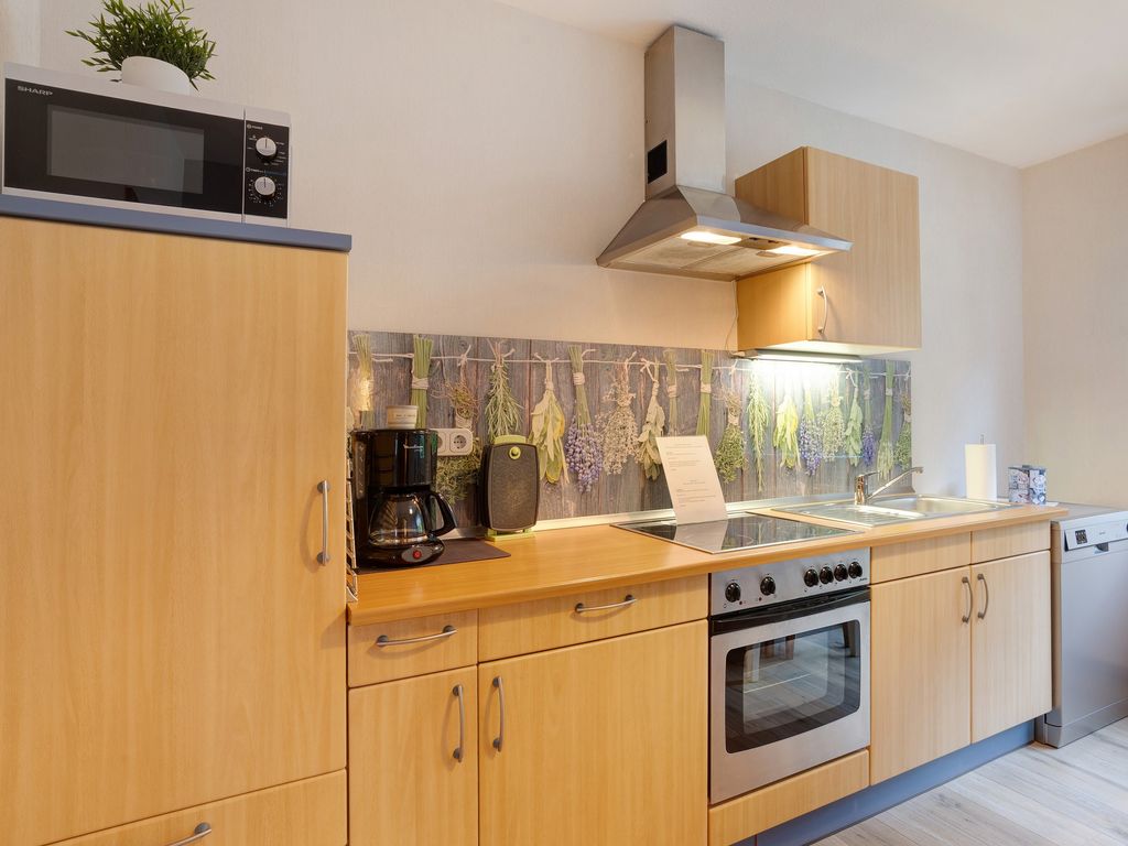 KITCHEN, INSIDE