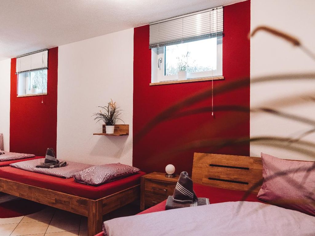 Rotes Schlafzimmer m