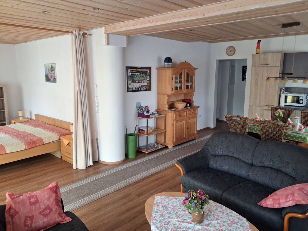Wohnung mit Schlafzimmer 2