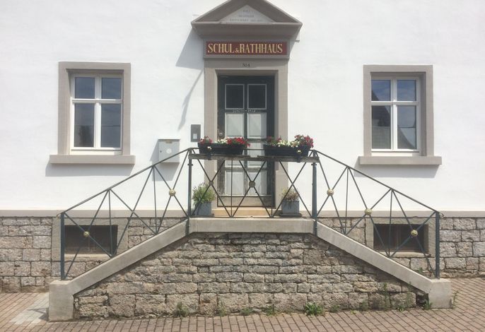 Ferienwohnungen im SCHUL & RATHHAUS Obervolkach – Foto 4