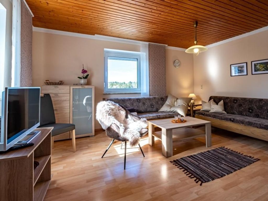 Ferienwohnung Weißensteinblick, Schlafmöglichkeiten für 2 Kinder, LED-TV