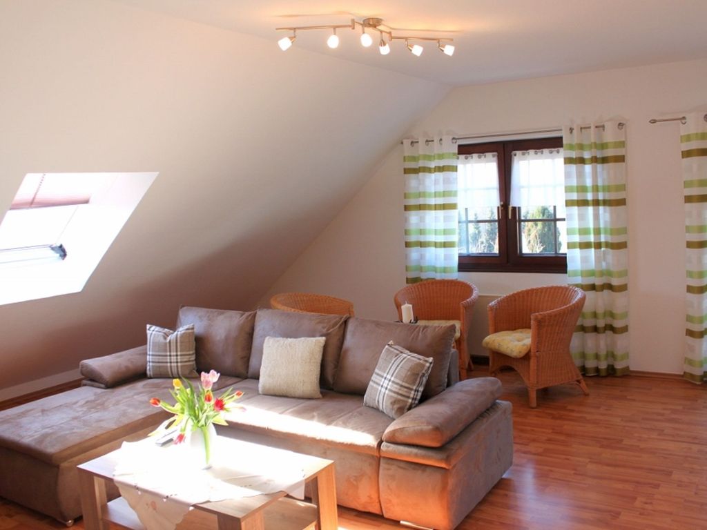Wohnzimmer mit Couch