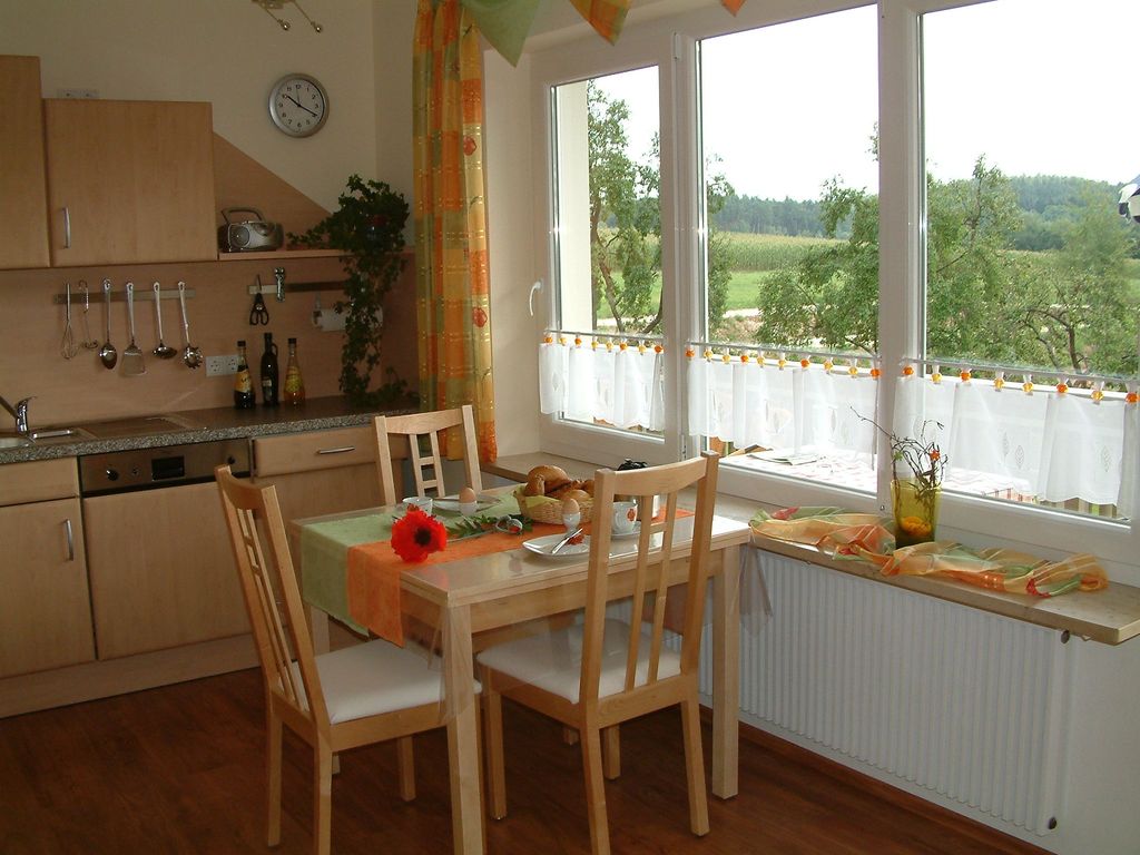 Whg Mohnblume, Wohnküche mit Zugang auf Balkon