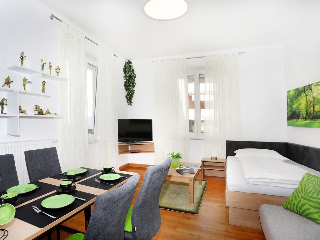 Wohn-/Schlafzimmer