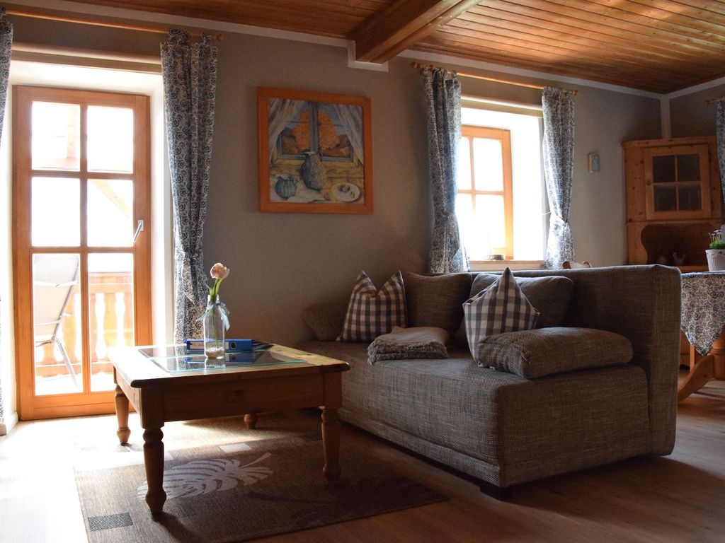 Wohnzimmer "Linde" Ferienhaus Eitel