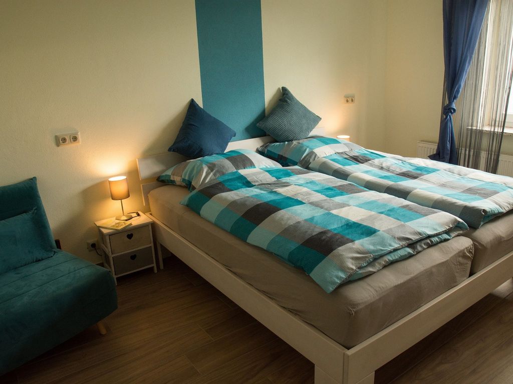 Schlafzimmer 1