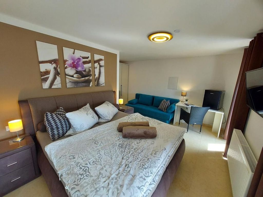 Ferienwohnung und Zimmer zum Donaublick