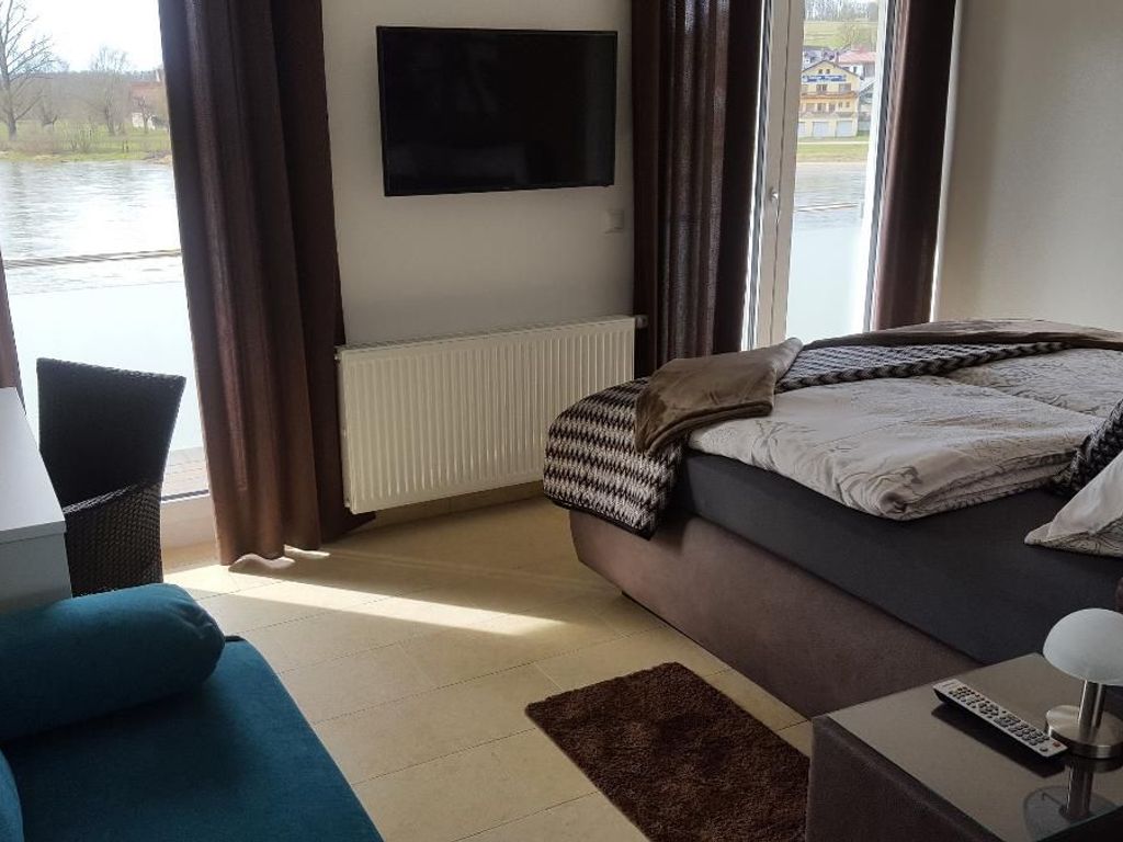 Ferienwohnung und Zimmer zum Donaublick