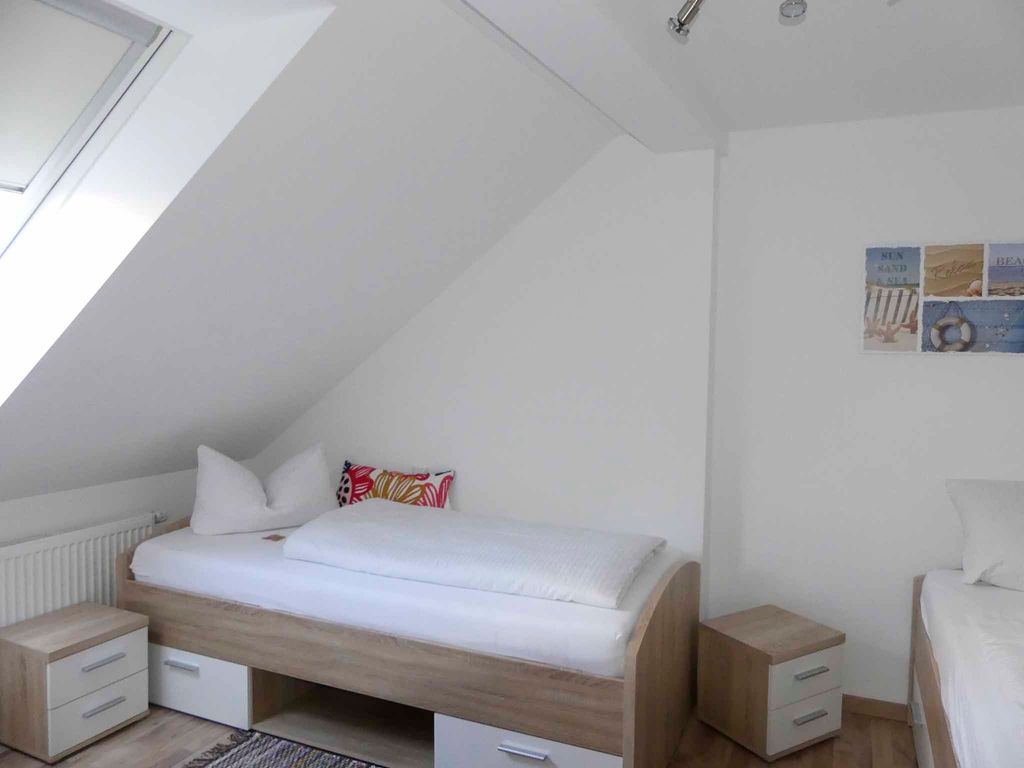 2. Schlafzimmer mit zwei getrennten Betten