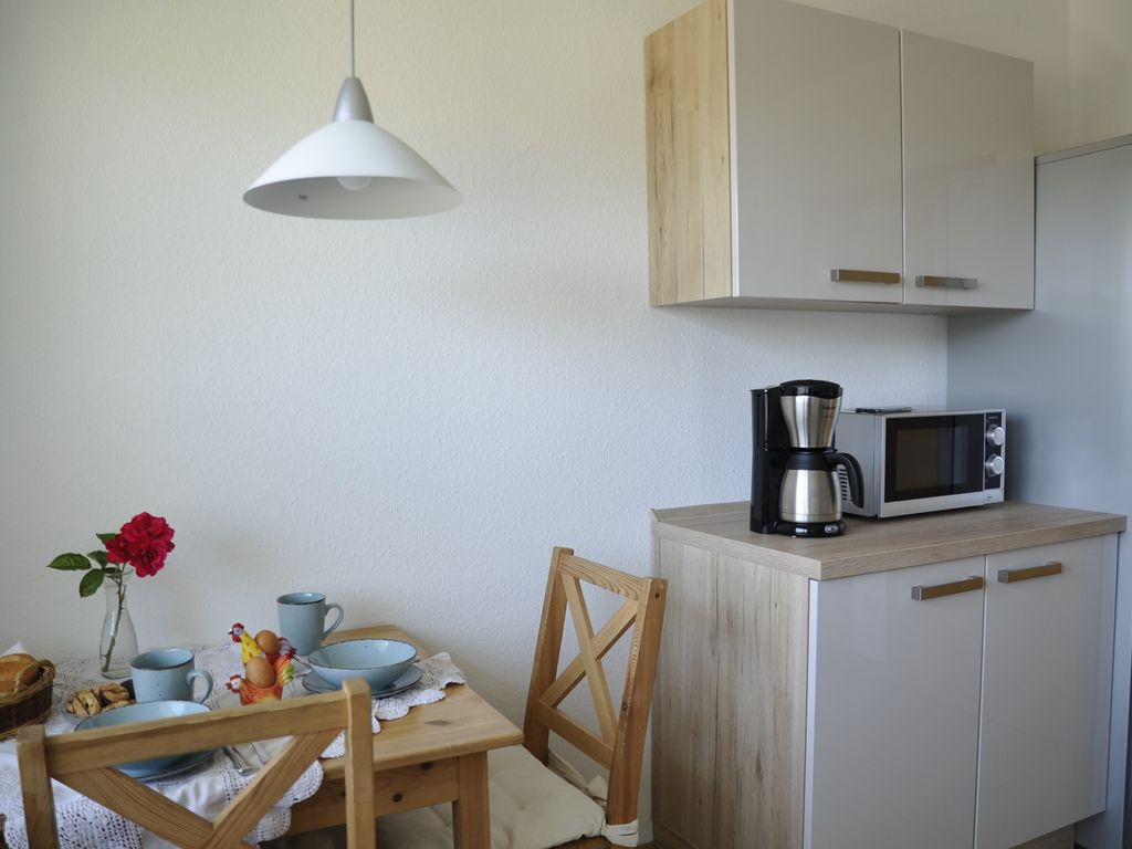KITCHEN, INSIDE