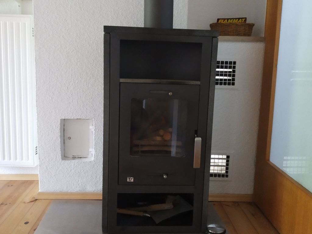 Schwedenofen im Eingangsbereich