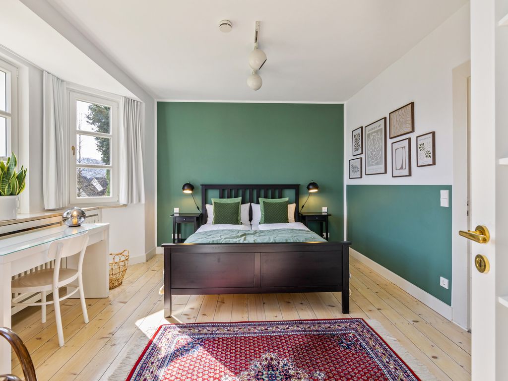 BEDROOM, INSIDE