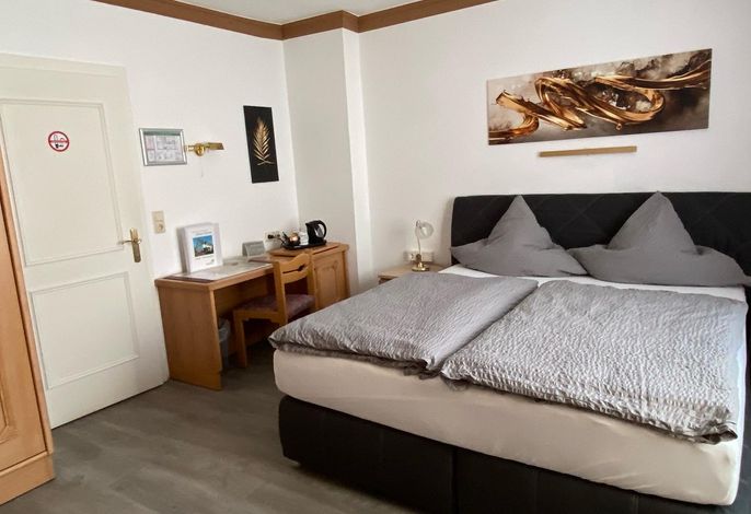 Doppelzimmer 4, 24qm, max. 2 Erwachsene & 1 Kind