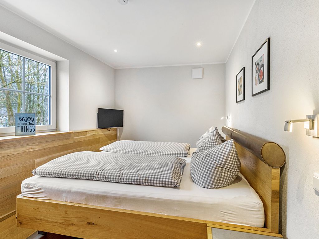 BEDROOM, INSIDE