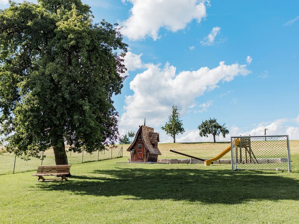 Neu gestalteter Spielplatz