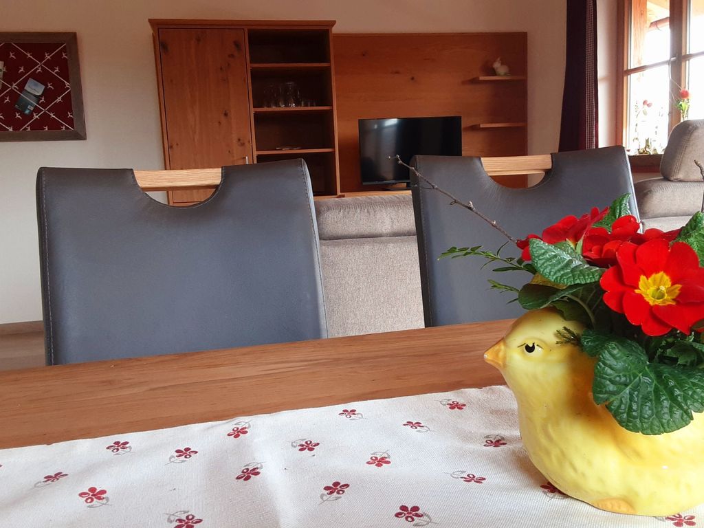 Wohnküche /Apfelbaum