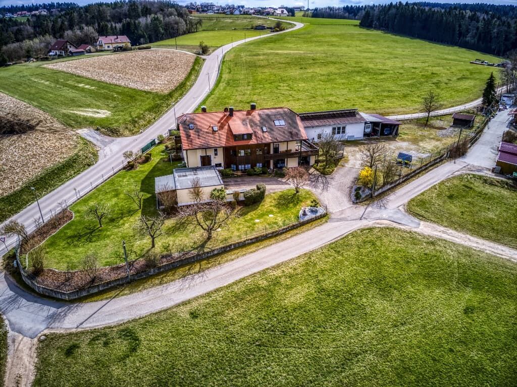 Hausansicht Hofeinfahrt
