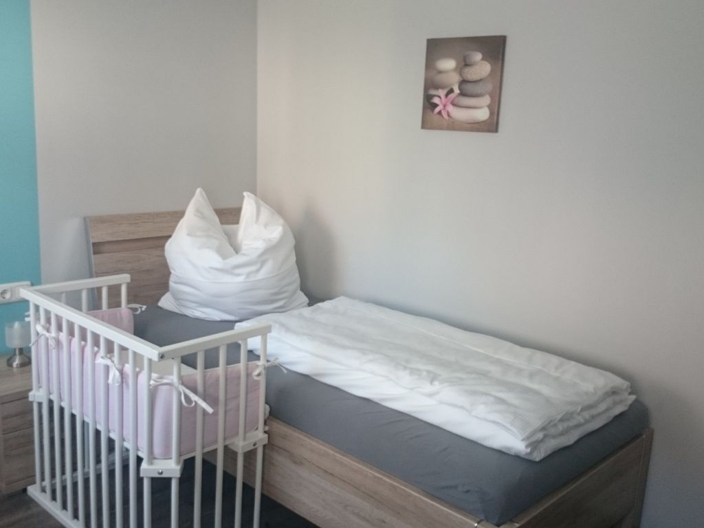 Einzelzimmer mit Möglichkeit für Babybett