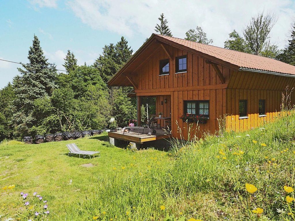 Waldhaus im Sommer