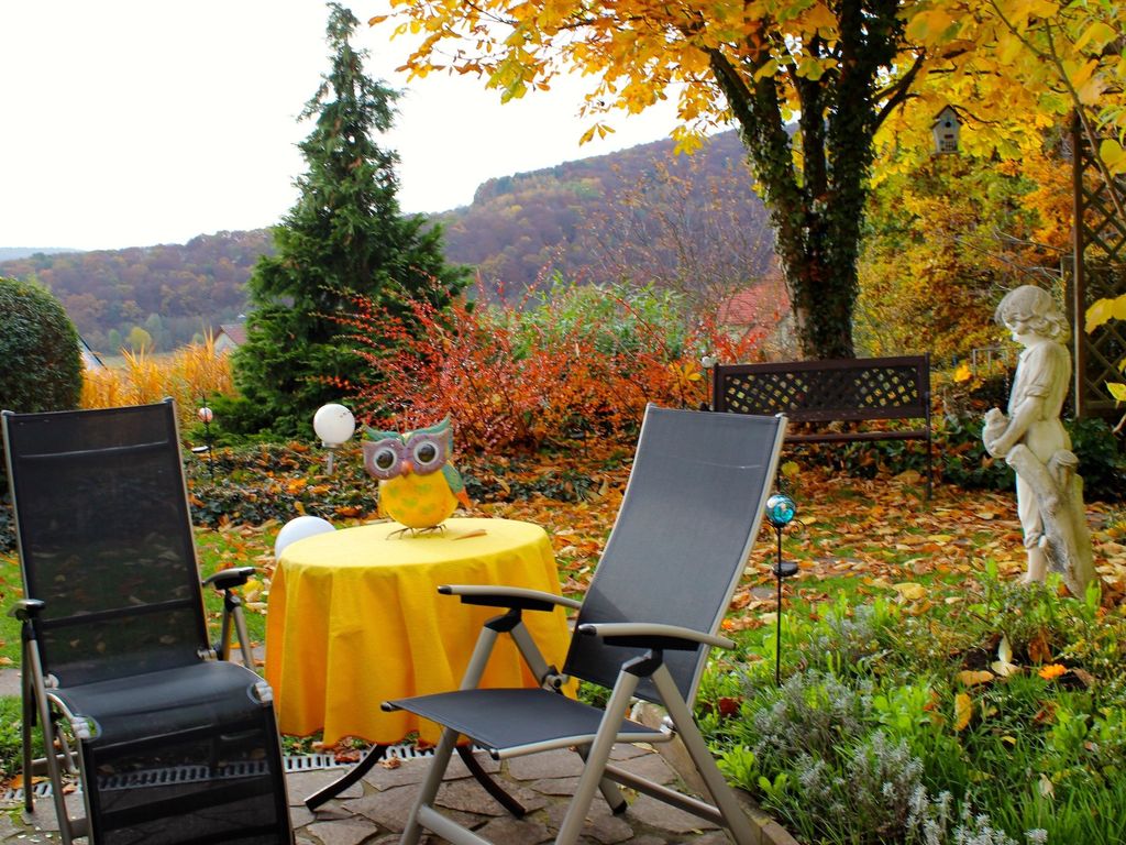 Südterrasse mit herrlichen Blick in den Garten