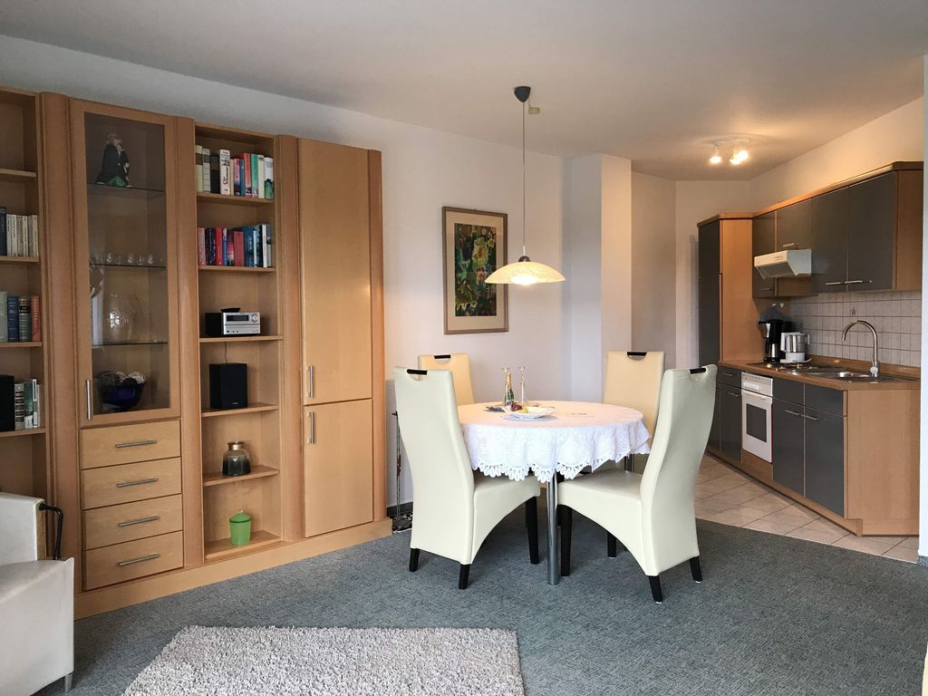 Esszimmer und Küche