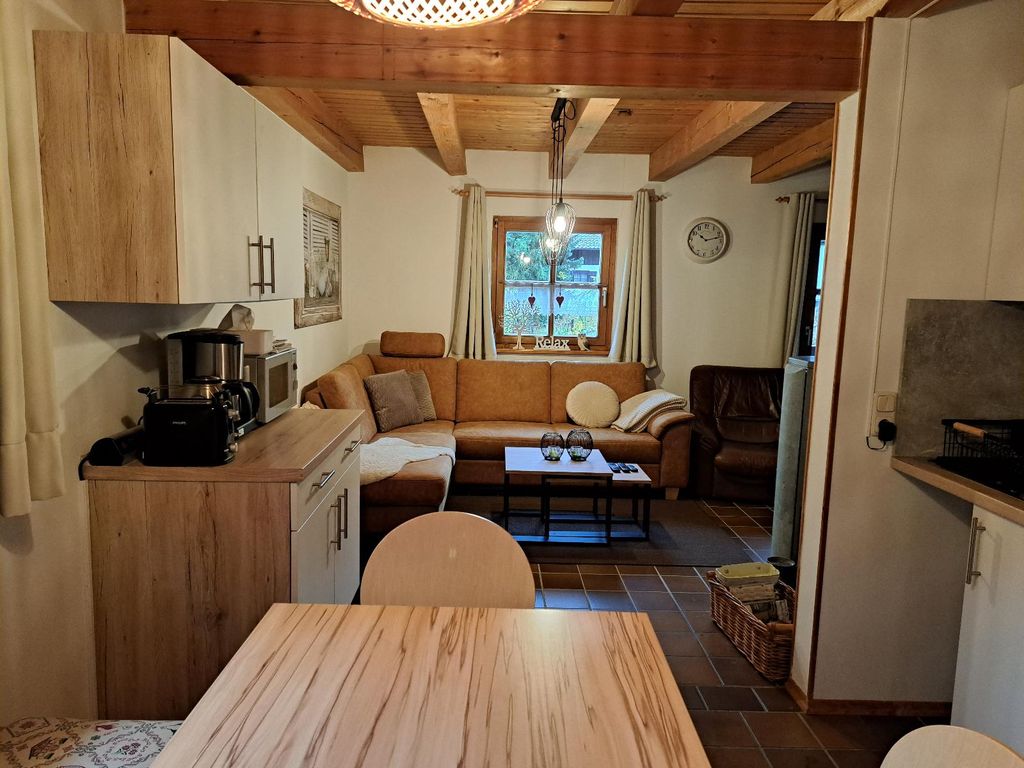 Wohnzimmer gelb2