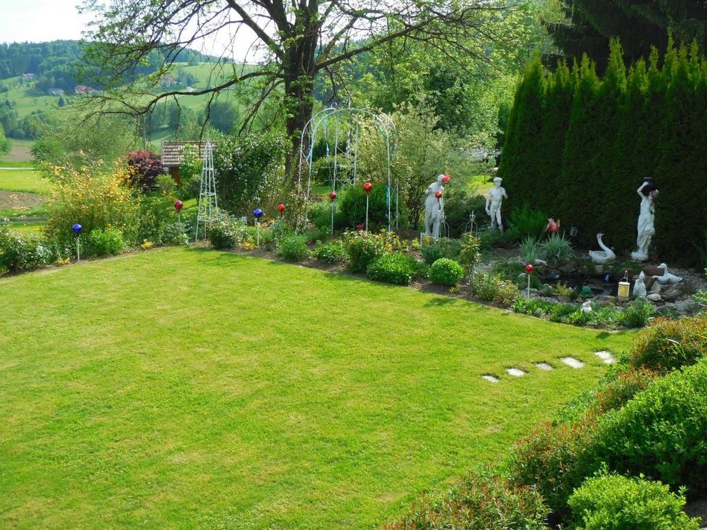 Garten mit Teich