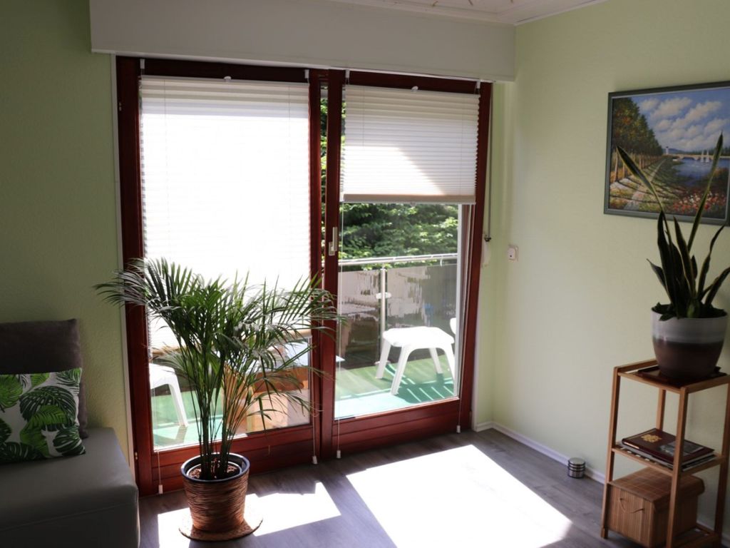 Photo, INSIDE, OUTSIDE