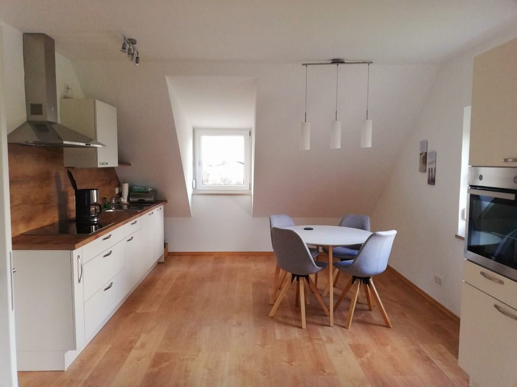 Esszimmer und Kueche