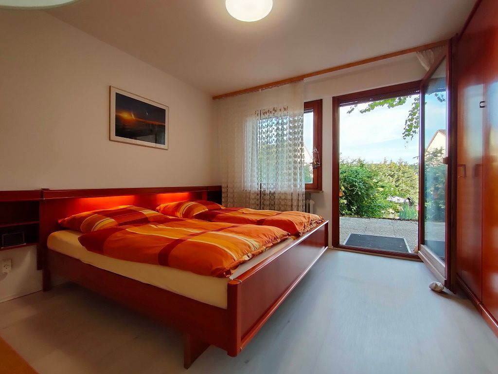 Schlafzimmer 1