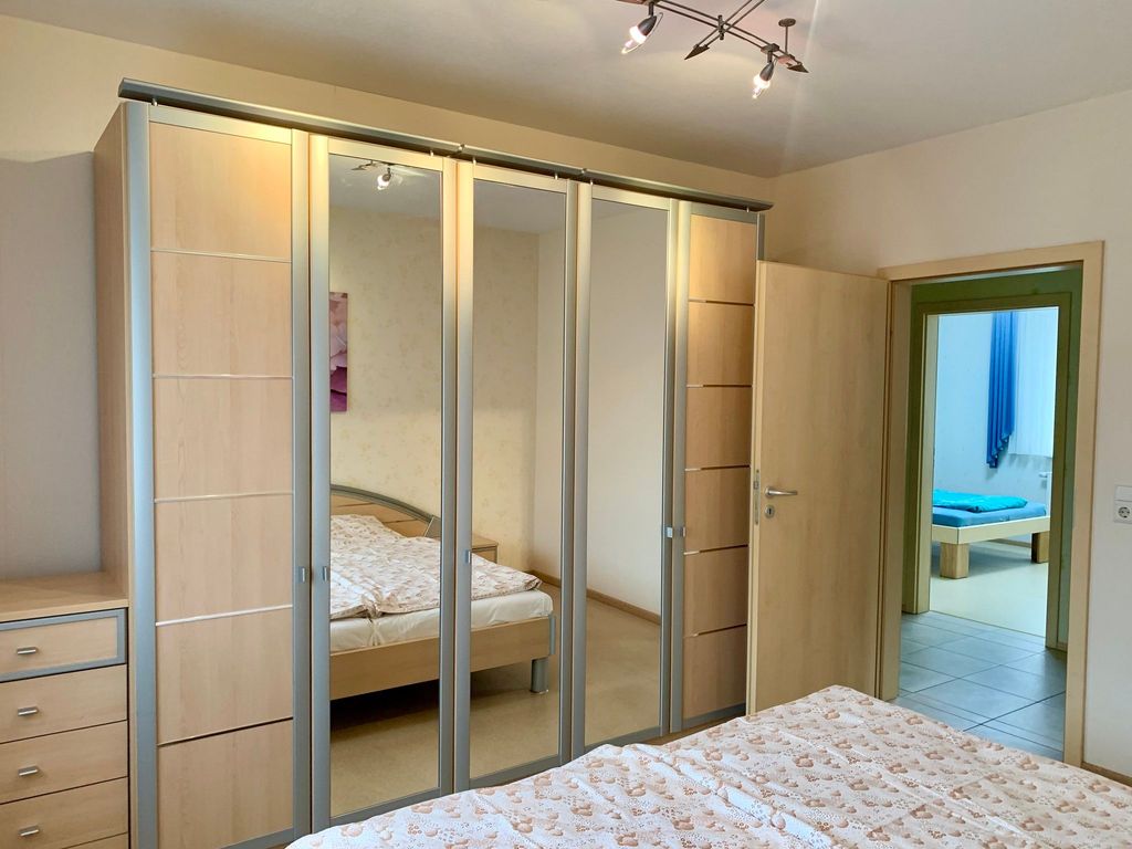 Schlafzimmer 1 mit Doppelbett