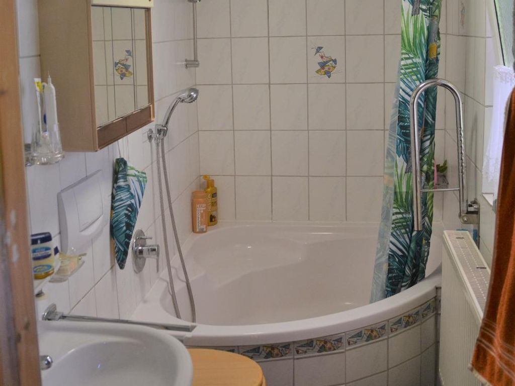 Badezimmer mit Wanne