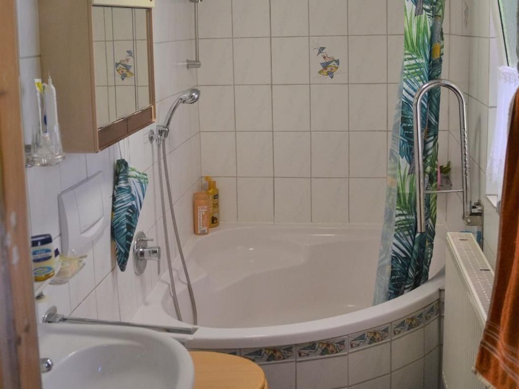Badezimmer mit Wanne