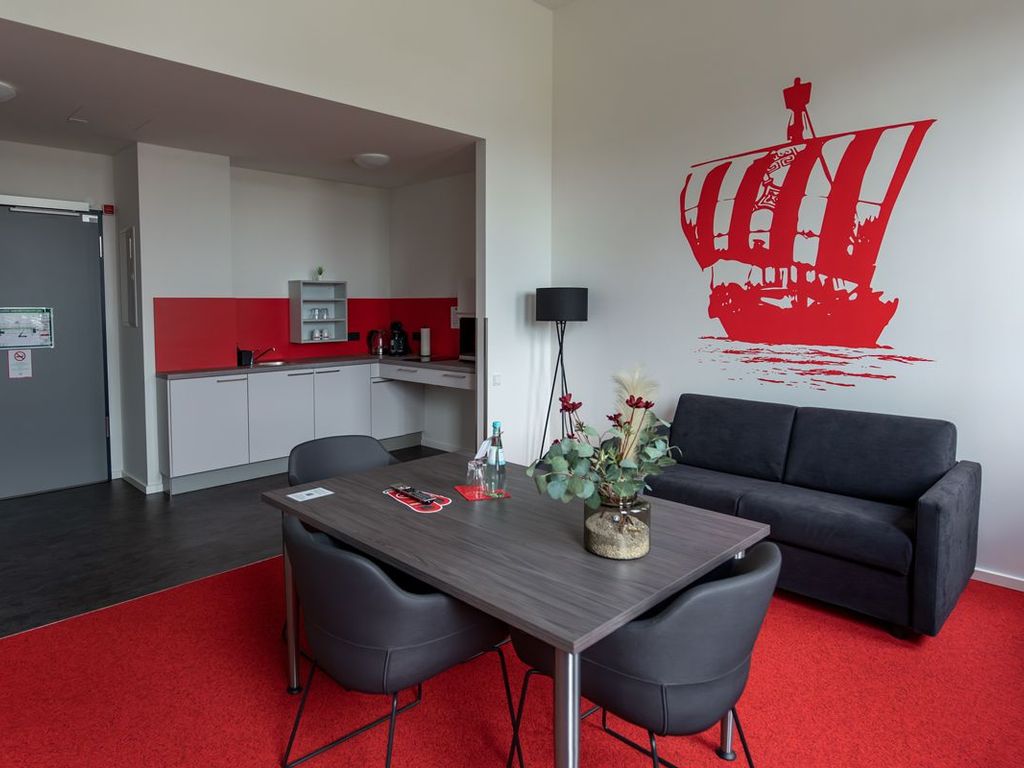 Wohnzimmer und Küchenzeile barrierefreies Studio