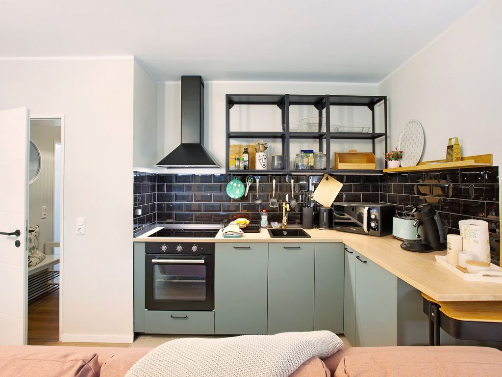KITCHEN, INSIDE