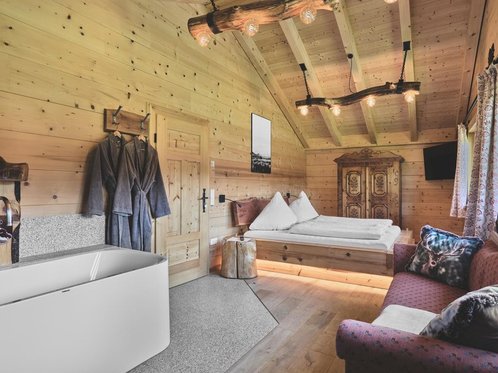 Schlafzimmer 1